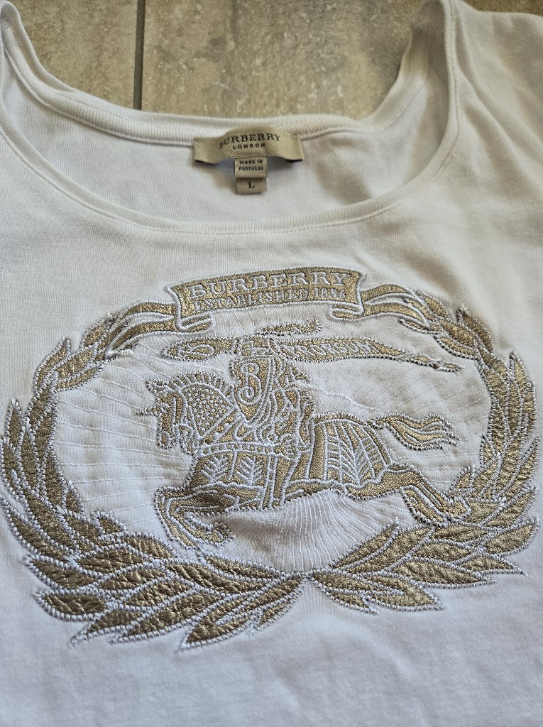 Burberry White Tshirt With Gold Embroidered Equestrian Crest Large